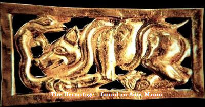 Et lille relief i guld - En hund eller en ulv kmper mod en slange - Hermitagen St. Petersborg - fundet i Lille Asien