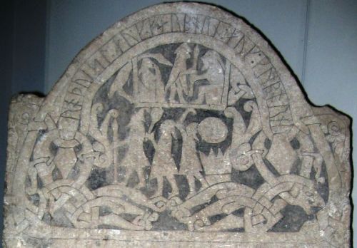 Gotlandsk billedsten med guderne Odin, Thor og Frey