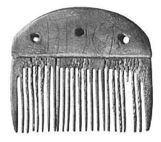 Horn comb from Vimose with the inscription Harja