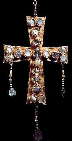 Gothic gold cross found in Spain