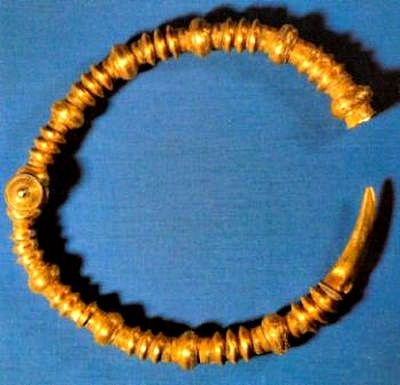 The gold neck ring from Hannenov on the island of Falster