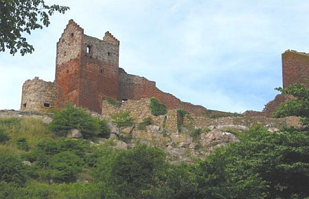 Ruinerne af fæstningen Hammershus på nordspidsen af Bornholm