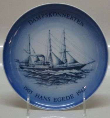 Dampskonnerten Hans Egede på en Bing og Grøndal platte.