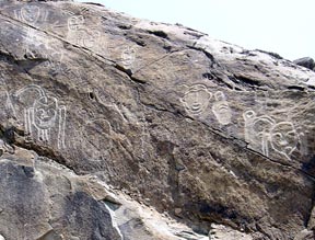 Cliff carvings in the Damadai Mountains