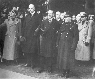 Halifax og Chamberlain på besøg hos Mussolini og hans udenrigsminister og svigersøn Ciano