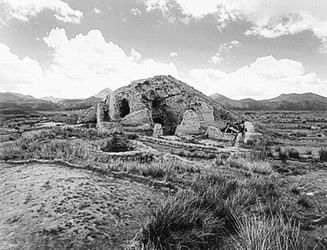 Ancient burial mounds in the Qaidam lowlands in Qinghai