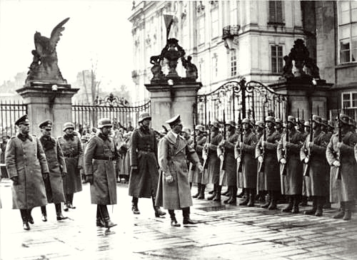 Adolf Hitler ved Prag Slot