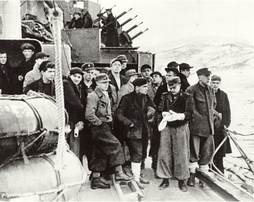 The crew of the destroyer HMS Hardy